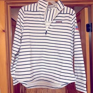 Vineyard Vines women’s large quarter zip.